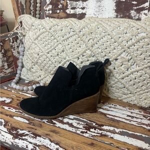 Toms Black Ankle Booties with Wooden Heel 8 Kallie